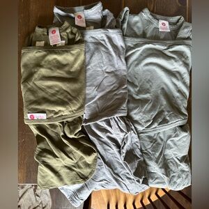 NWOT 3 Embé swaddles